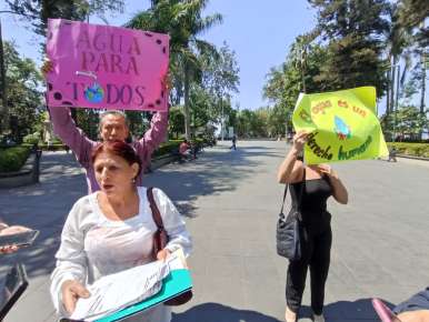 Crisis de agua en Xalapa provoca bloqueo de calles y plantones de colonos en varios puntos de la ciudad  