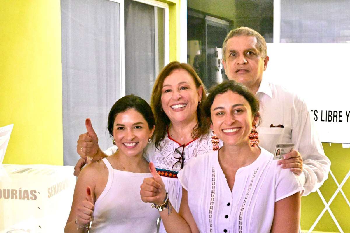 EMITE SU VOTO ROCÍO NAHLE