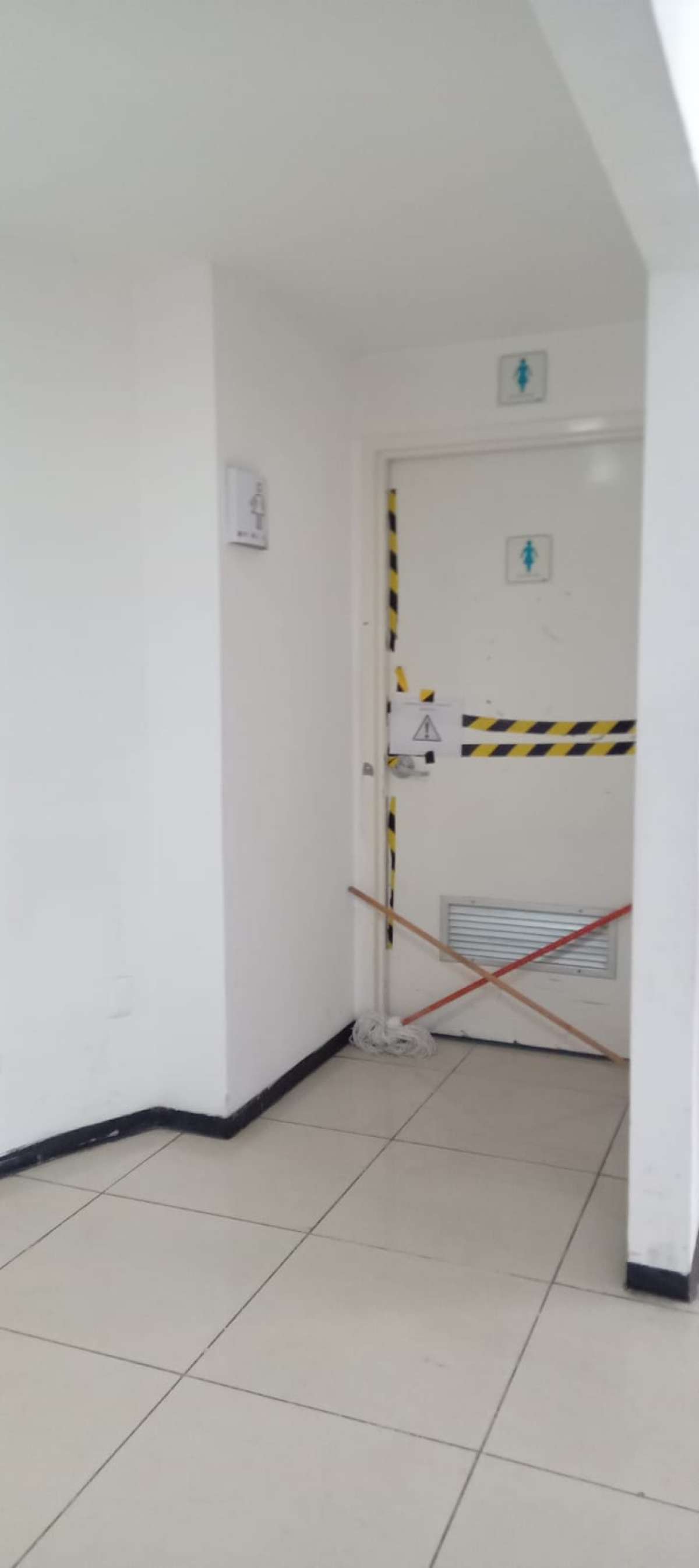 Cierran los sanitarios en las oficinas del DIF Estatal por falta de agua  