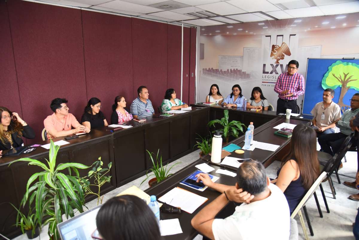 Capacitan a trabajadores del Congreso en materia de auditorías a obras de residuos   