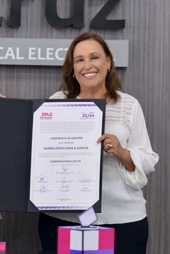 Entrega el Consejo General del OPLE constancia de mayoría a Norma Rocío Nahle García como Gobernadora de Veracruz  