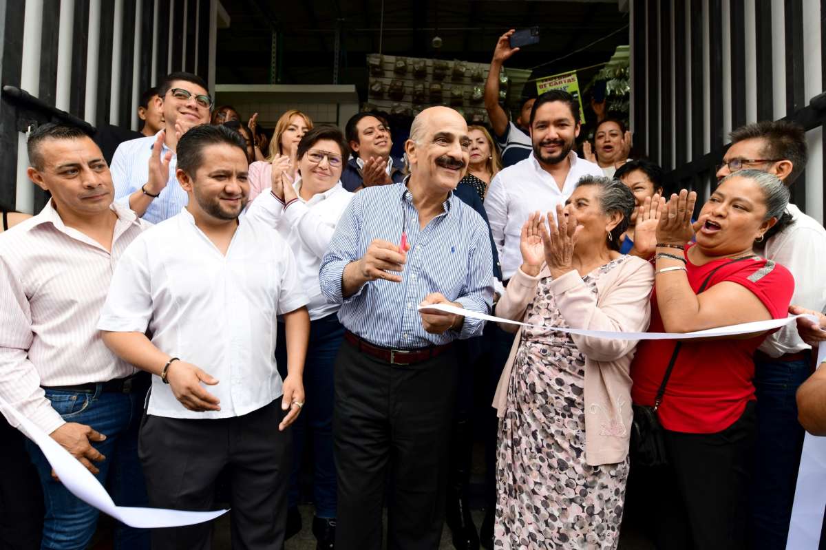 Entrega Ricardo Ahued obras de rehabilitación integral del mercado Galeana