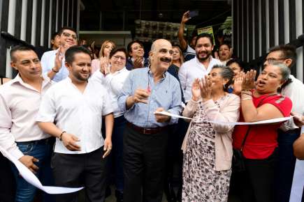 Entrega Ricardo Ahued obras de rehabilitación integral del mercado Galeana