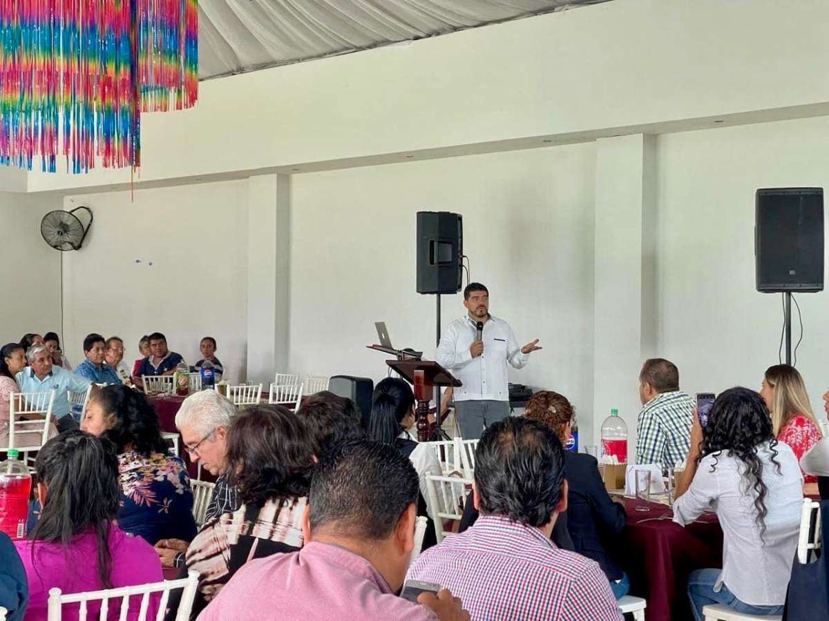 Zenyazen Escobar agradece a la estructura de Morena en Fortín