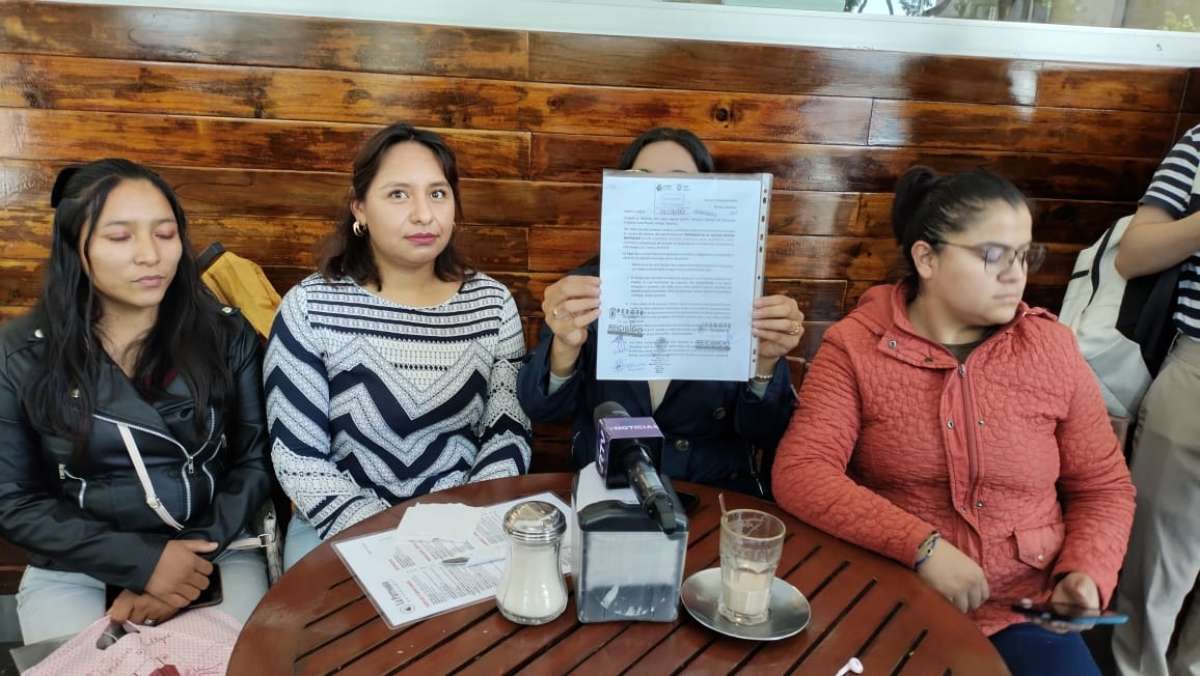Denuncian madre se familia que director de internado de Perote de alimentar a los alumnos con comida descompuesta y agusanada  