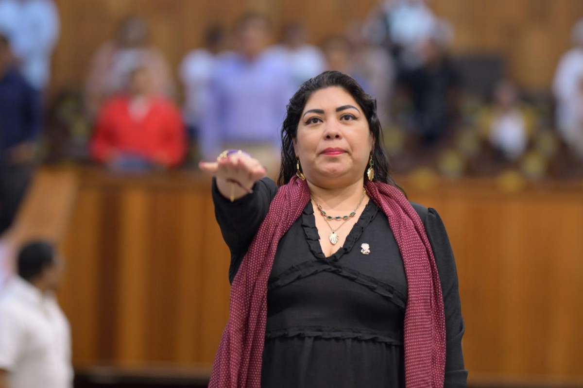 Asume Norma Leonor Mendoza el cargo de diputada por el distrito XIV   