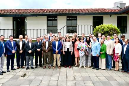 COLEGIO DE NOTARIOS DE VERACRUZ RECIBE A GOBERNADORA ELECTA