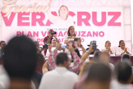 ¡GOBERNADORA! ¡GOBERNADORA! RECIBE COATZACOALCOS A ROCÍO NAHLE