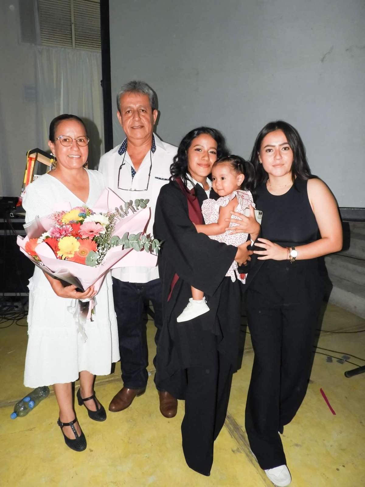 Valeria de la Rosa Nieto se Gradúo con Reconocimientos por Excelencia Académica del CBTIS 55 de Pánuco  