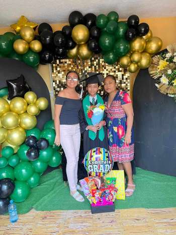 Con Diploma de Primer Lugar Concluye la Primaria Laura Esmeralda Cruz Benites