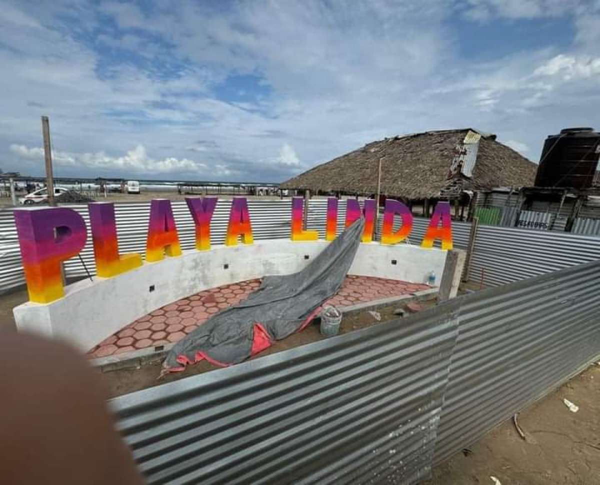 Acusan a la alcaldesa de Tamiahua de desviar recursos del Fortamun para colocar su nombre en la playa  