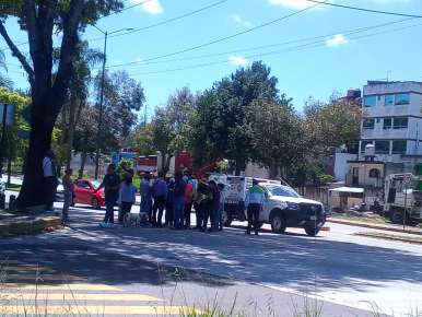 Vecinos del Fraccionamiento La Morena en Xalapa bloquean parcialmente el Circuito Presidentes  