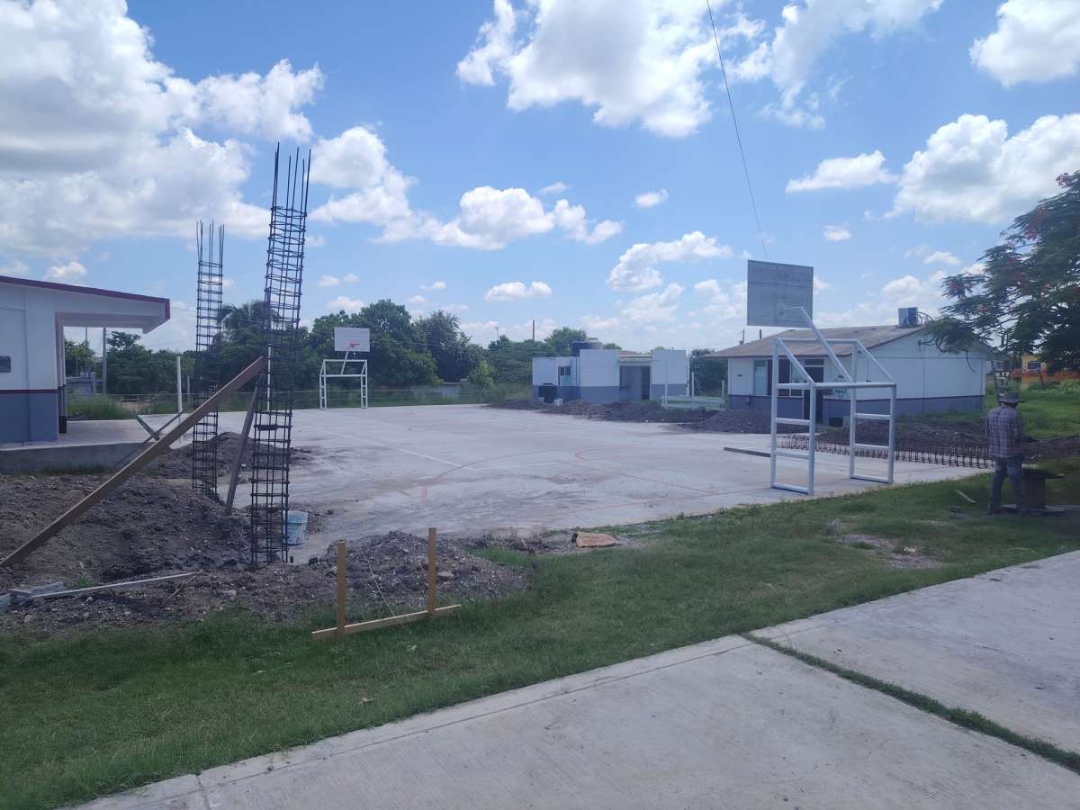 Construyen un Domo en el COBAEV Plantel 59 Pánuco