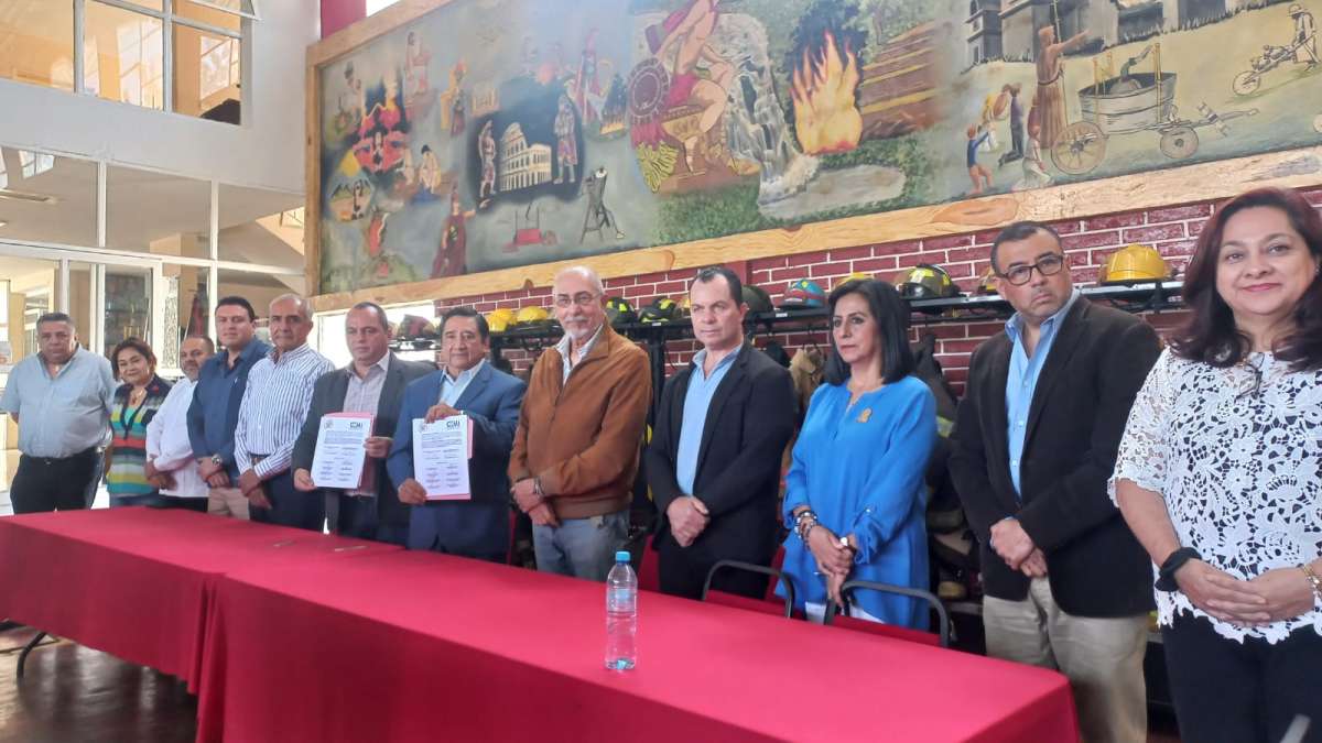 Firma CEM convenio de colaboración con el Patronato del H. Cuerpo de Bomberos, urge apoyar a la corporación  
