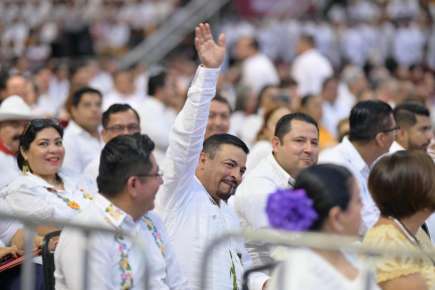 Atestiguan titulares del Poder Legislativo, VI Informe de Resultados del Gobernador Cuitláhuac García
