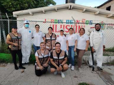 Realiza la Regidora Margarita Nieto Zamora y Panúquenses en Acción Fumigación en Escuelas