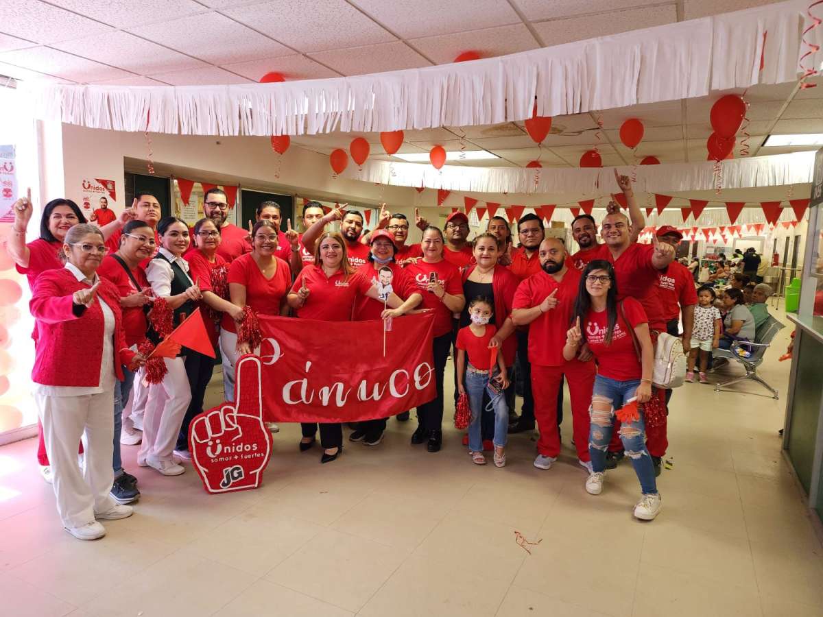 Agremiados al Sindicato Nacional del Seguro Social Reciben en Pánuco al Dr. Jorge González Ortiz.