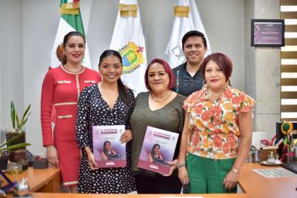 Recibe Presidenta del Congreso Informe de Diputada de Álamo