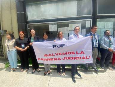 Se manifiestan trabajadores del Poder Judicial de la Federación del 7º Circuito en protesta por reforma judicial  