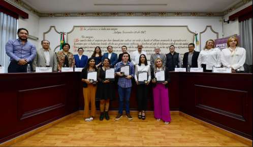 Entrega Ricardo Ahued Premio Municipal de la Juventud 2024
