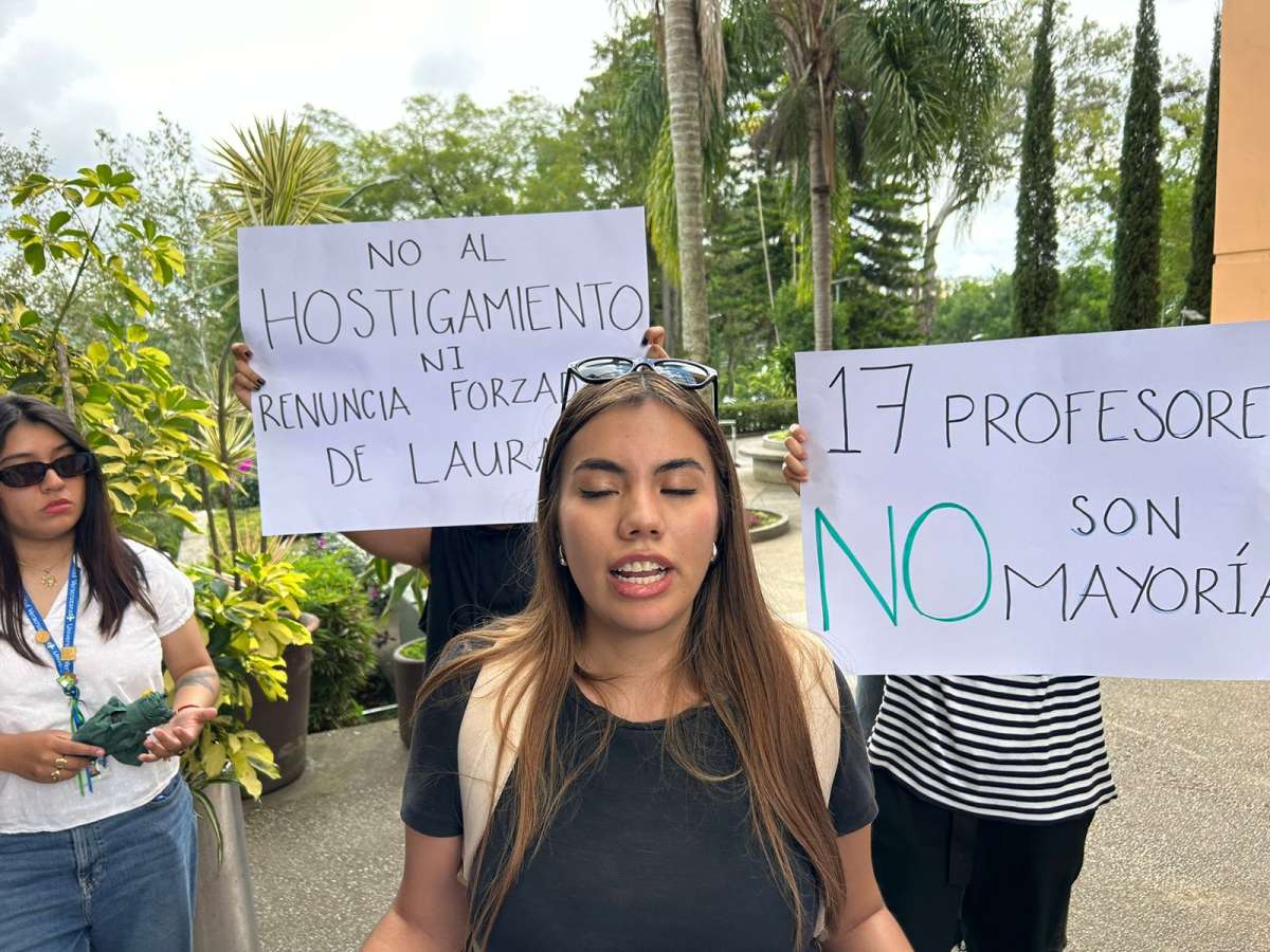 Estudiantes de Biología rechazan destitución de directora y secretaria académica que pretende un grupo minoritario de catedráticos  