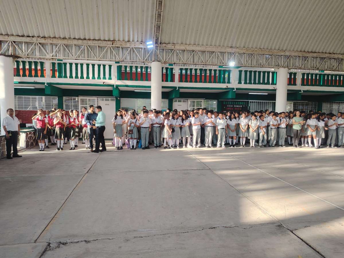Regresan a las Aulas más de 800 Alumnos de la Escuela Secundaria Oficial “Gral. Lázaro Cárdenas del Río”