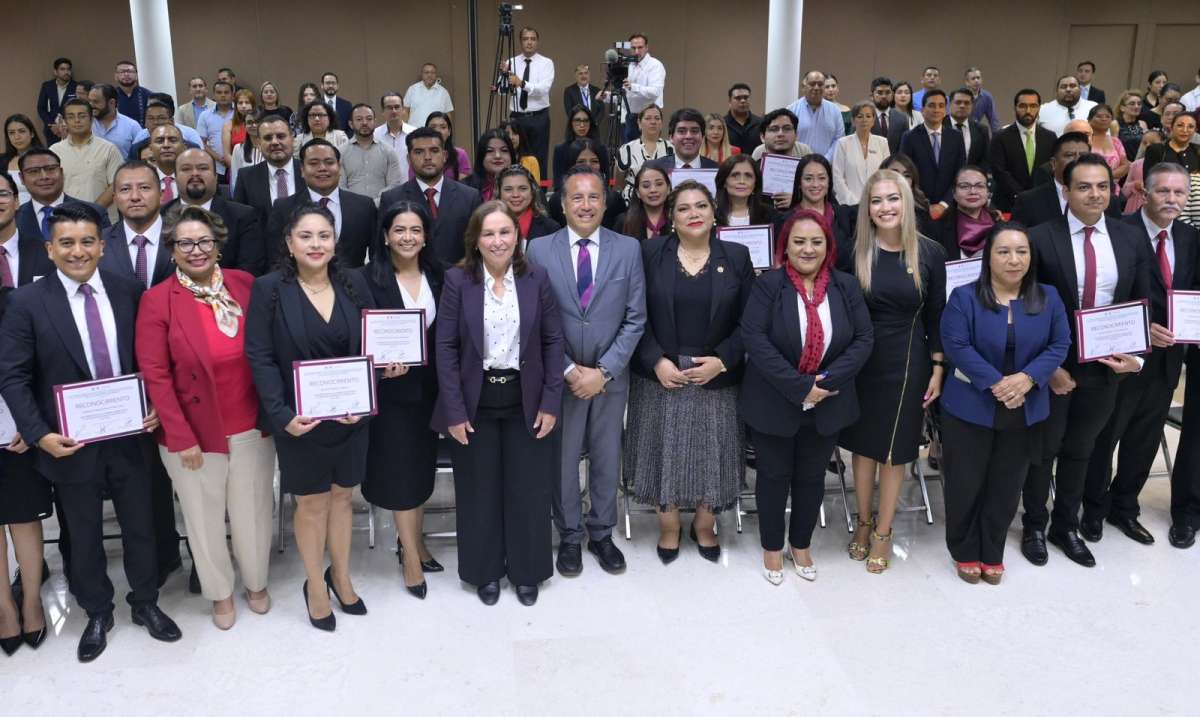 ASISTE ROCÍO NAHLE A CEREMONIA DE CLAUSURA DE PRIMERA ESPECIALIDAD EN DERECHO ANTICORRUPCIÓN