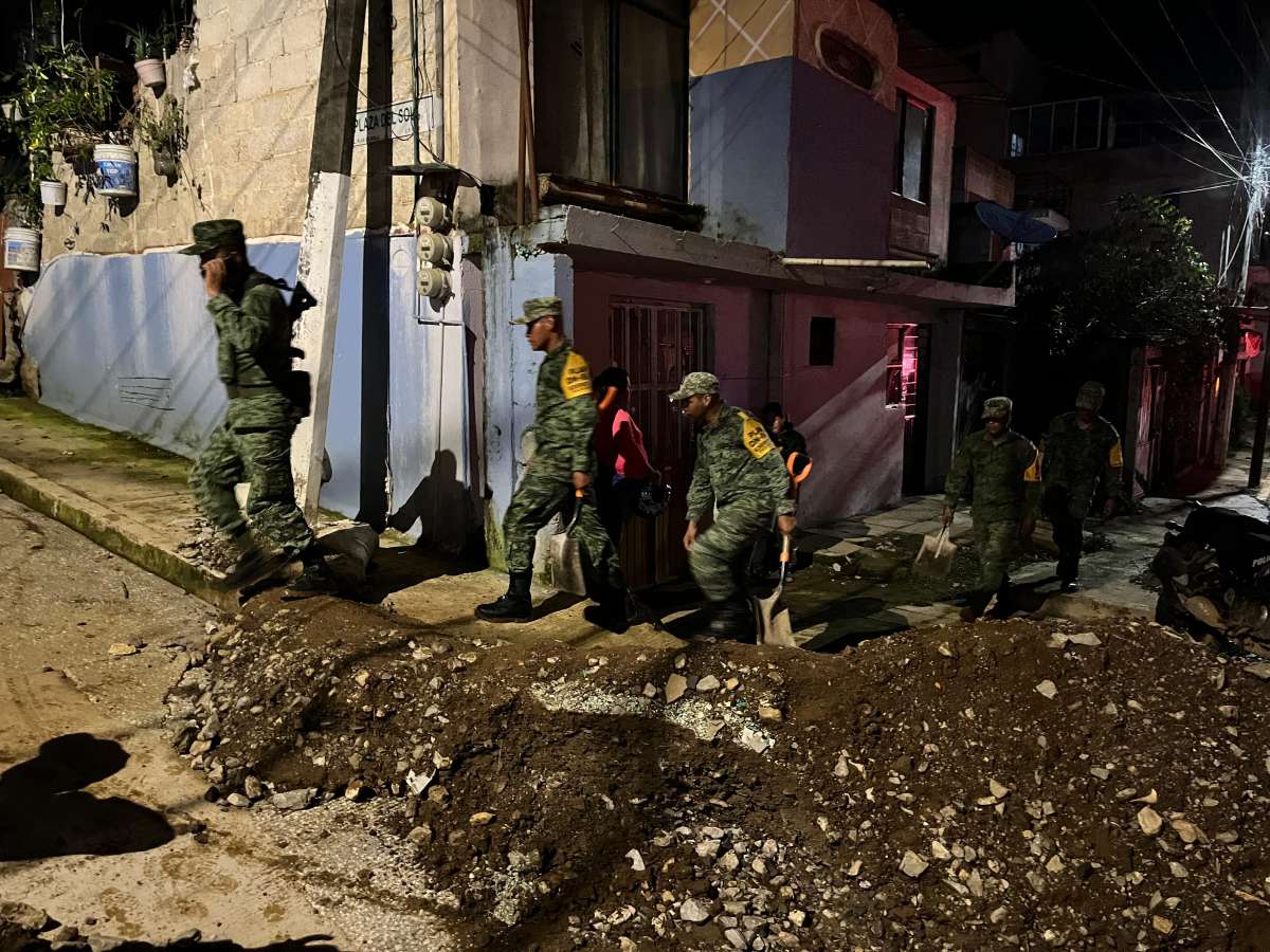 3 personas fallecidas por derrumbe ocurrido anoche en colonia de Xalapa  