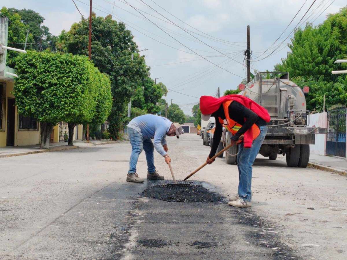 Continúa el Programa de Bacheo en Pánuco, es un compromiso del Alcalde Oscar Guzmán de Paz
