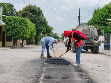 Continúa el Programa de Bacheo en Pánuco, es un compromiso del Alcalde Oscar Guzmán de Paz