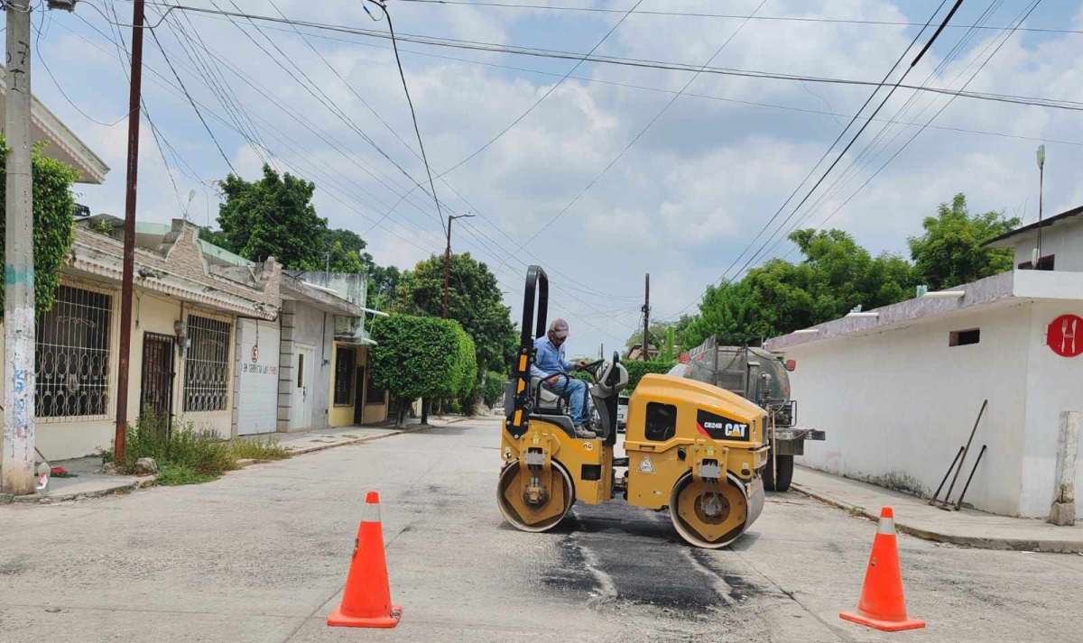 Continúan el Programa de Bacheo en Pánuco, es un compromiso del Alcalde Oscar Guzmán de Paz
