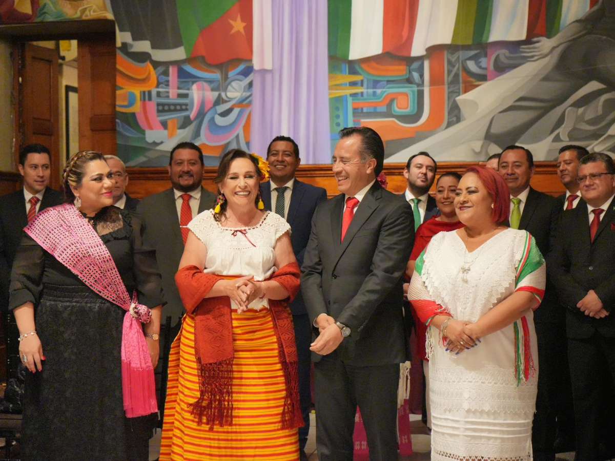 ASISTE ROCÍO NAHLE A CEREMONIA DEL GRITO DE INDEPENDENCIA EN PALACIO DE GOBIERNO