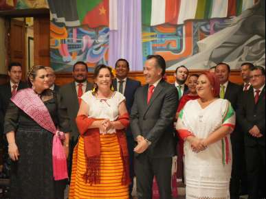 ASISTE ROCÍO NAHLE A CEREMONIA DEL GRITO DE INDEPENDENCIA EN PALACIO DE GOBIERNO