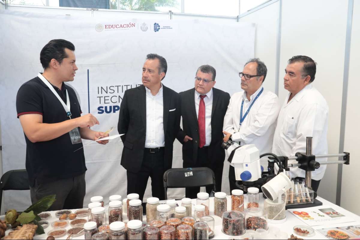 Proyectos científicos en Veracruz enfocados en generar justicia al campo: Gobernador