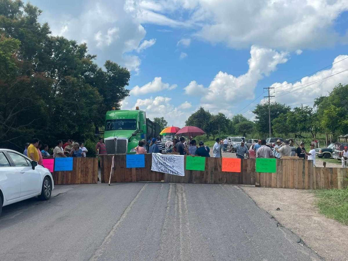 Después del Bloqueó Carretero, les Prometen un Programa de Bacheo