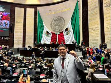 Claudia Sheinbaum tomó protesta como la primera presidenta de México; Zenyazen Escobar celebra el inicio de una nueva era