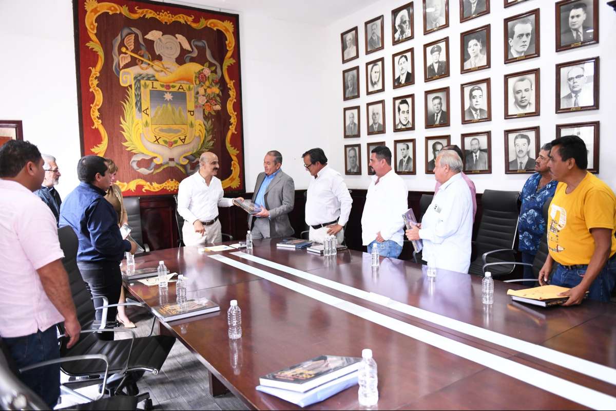 Recibe Ricardo Ahued a pescadores de Tamiahua