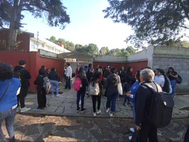 Para de labores en Escuela Normal Veracruzana, en protesta porque autoridades no respetan su autonomía  