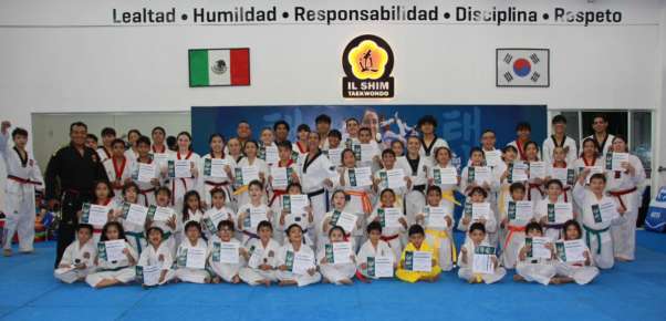Transmite ex taekwondoína Carmen Morales sus conocimientos en Veracruz