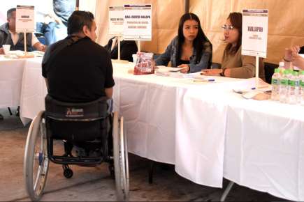 Vincula Secretaría del Trabajo a 200 personas con 25 empresas en Xalapa