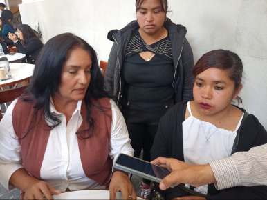 Denuncian a sedicente funcionaria del Hospital Civil de Xalapa privar ilegalmente la libertad a paciente y abuela  
