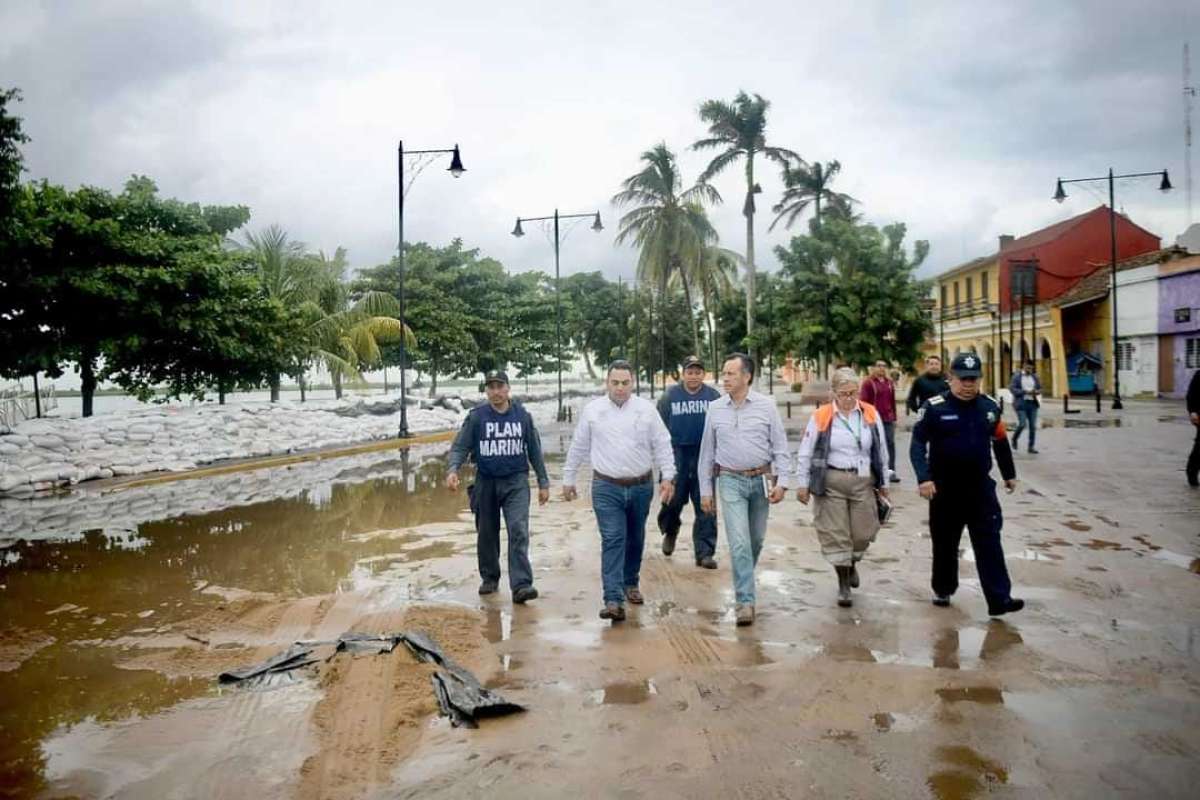 Arriba Cuitláhuac García Jiménez a Tlacotalpan para evaluar acciones por inundaciones*