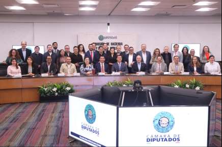 Declaran instalada la Comisión de Hacienda y Crédito Público de la Cámara de Diputados