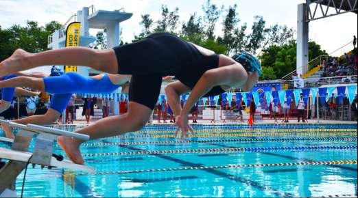 El Festival Acuario de Natación rompe récord de participación