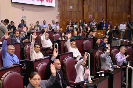 Declara Congreso la conformación de cuatro grupos legislativos