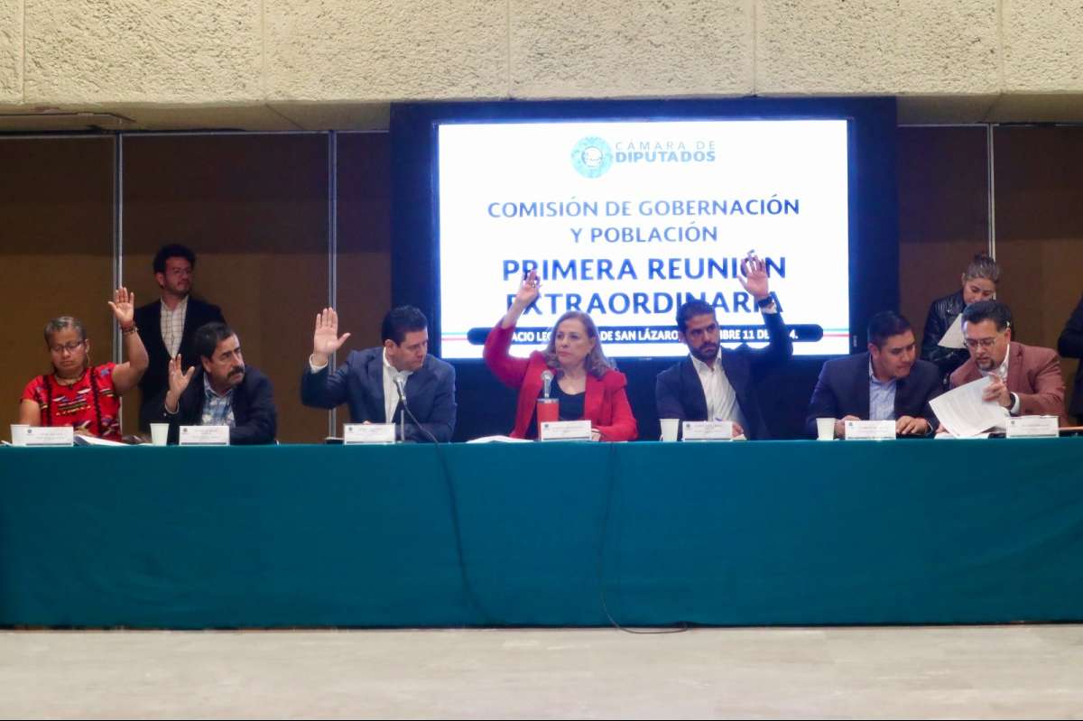 La Comisión de Gobernación y Población aprobó dictamen que propone crear tres secretarías de Estado   