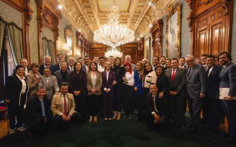 ROCÍO NAHLE ASISTE A ENCUENTRO DE GOBERNADORES ENTRANTES Y SALIENTES CON CLAUDIA SHEINBAUM