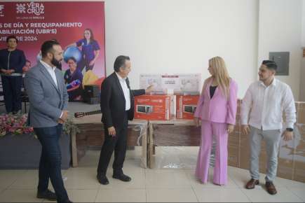 Entrega DIF insumos a casas de asistencia y equipos a unidades de rehabilitación   