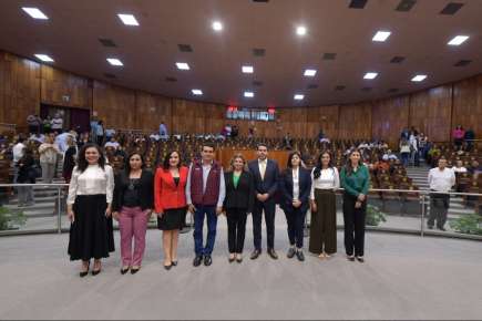 Designa Congreso a Lucero Alegría Juárez como Contralora de la FGE   