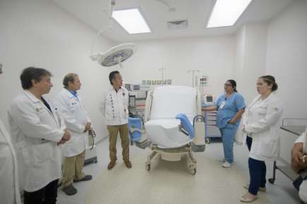 Inaugura Cuitláhuac García renovada área de Tococirugía en el Hospital de Alta Especialidad